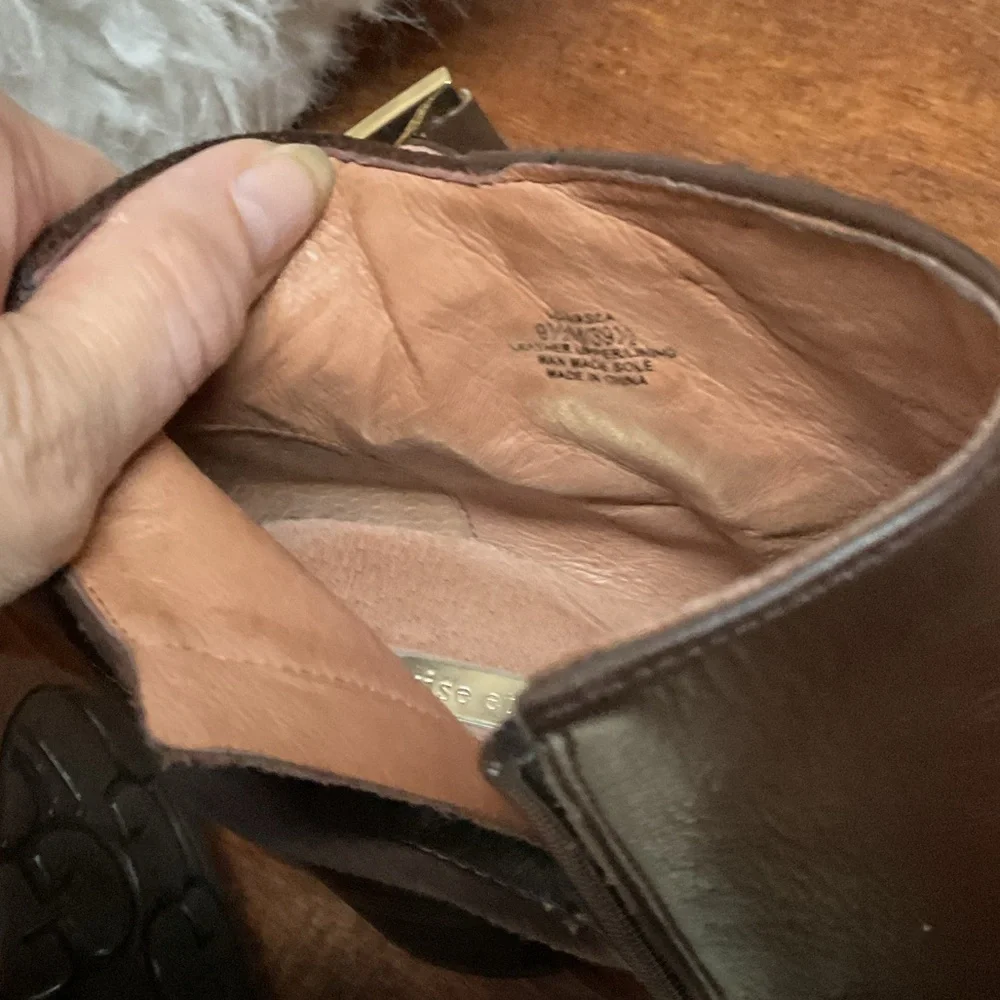 Louise Et Cie  side zip brown leather  buckle detail ankle boots 9.5
